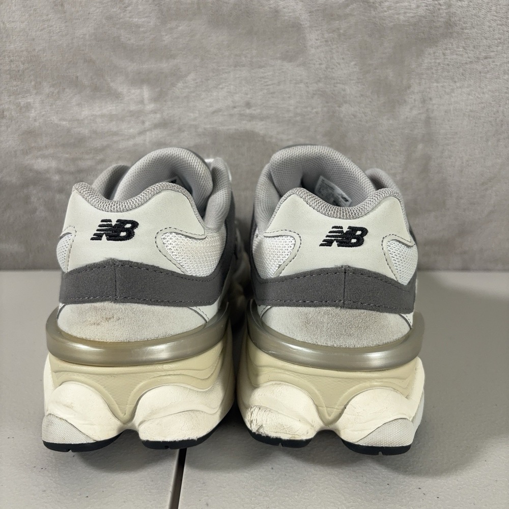 New Balance 9060 Rain Cloud Sneakers Boys 6.5 Gray Running Shoes GC9060GY - Picture 6 of 11